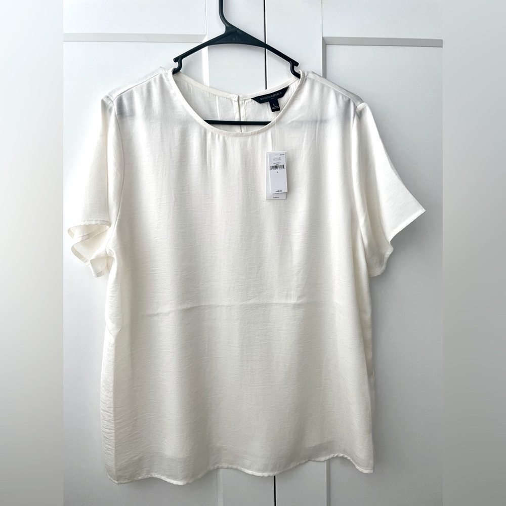 NWT Banana Republic off white satin short sleeve blouse size Large